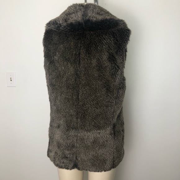 Club Monaco Dark Brown Faux Fur Vest with pockets - Picture 2 of 5